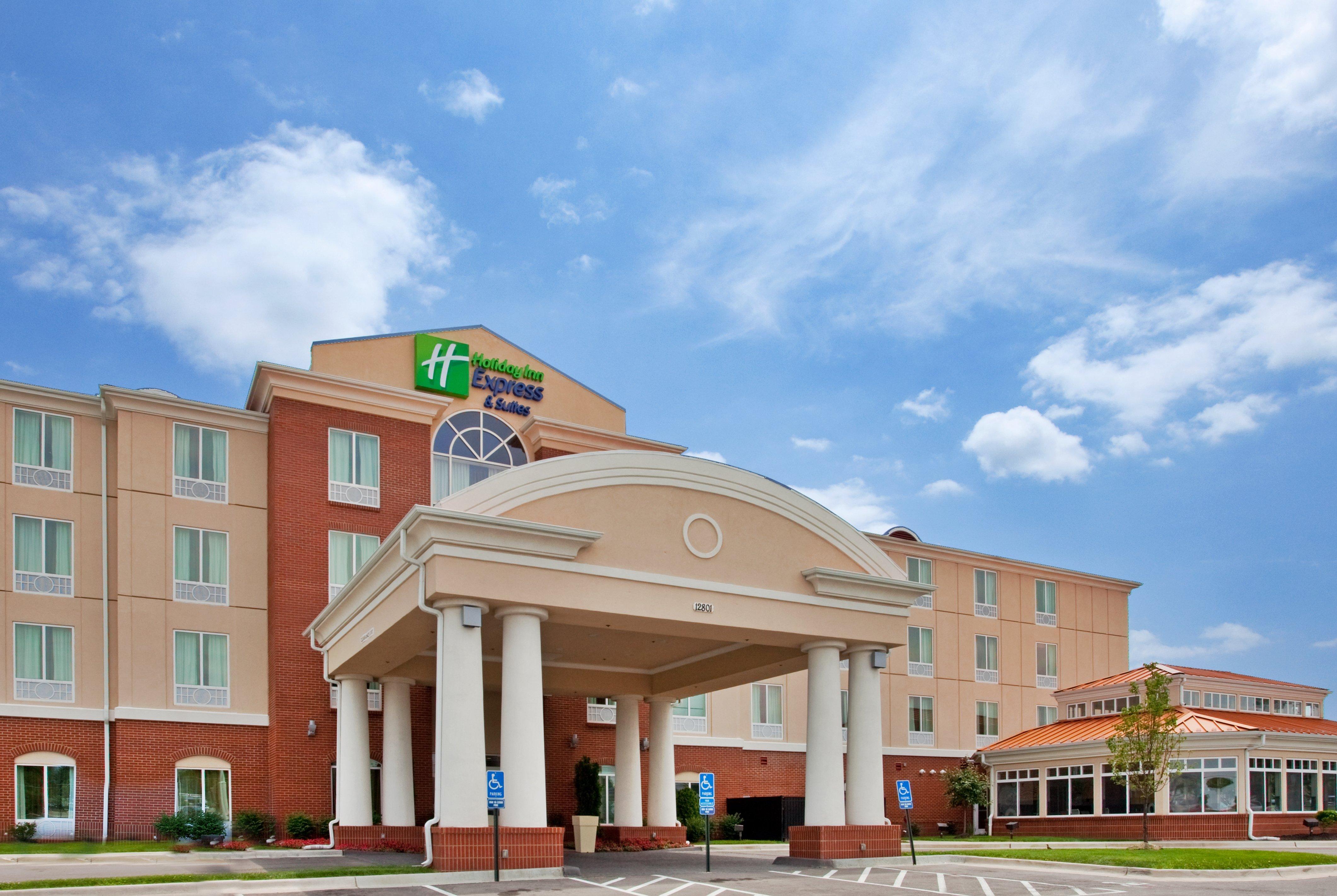 Holiday Inn Express Hotel & Suites Kansas City - Grandview By Ihg Eksteriør billede